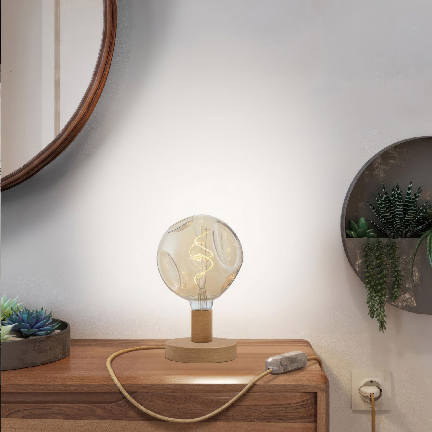 Posaluce Bumped Wooden Table Lamp with two-pin plug