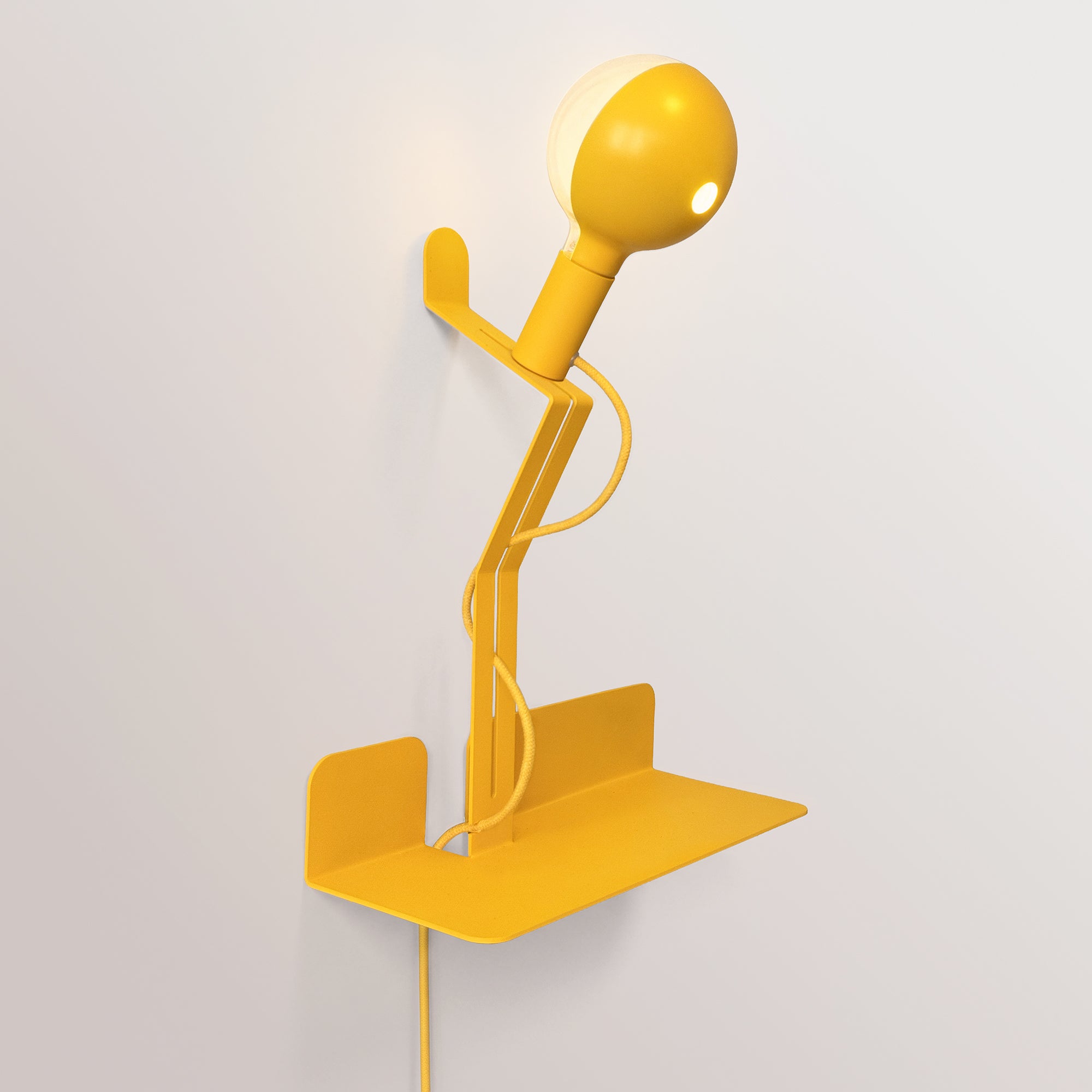 Lampada da parete con mensola, lampadina LED G125 verniciata e spina UK - Murio Talia - Giallo