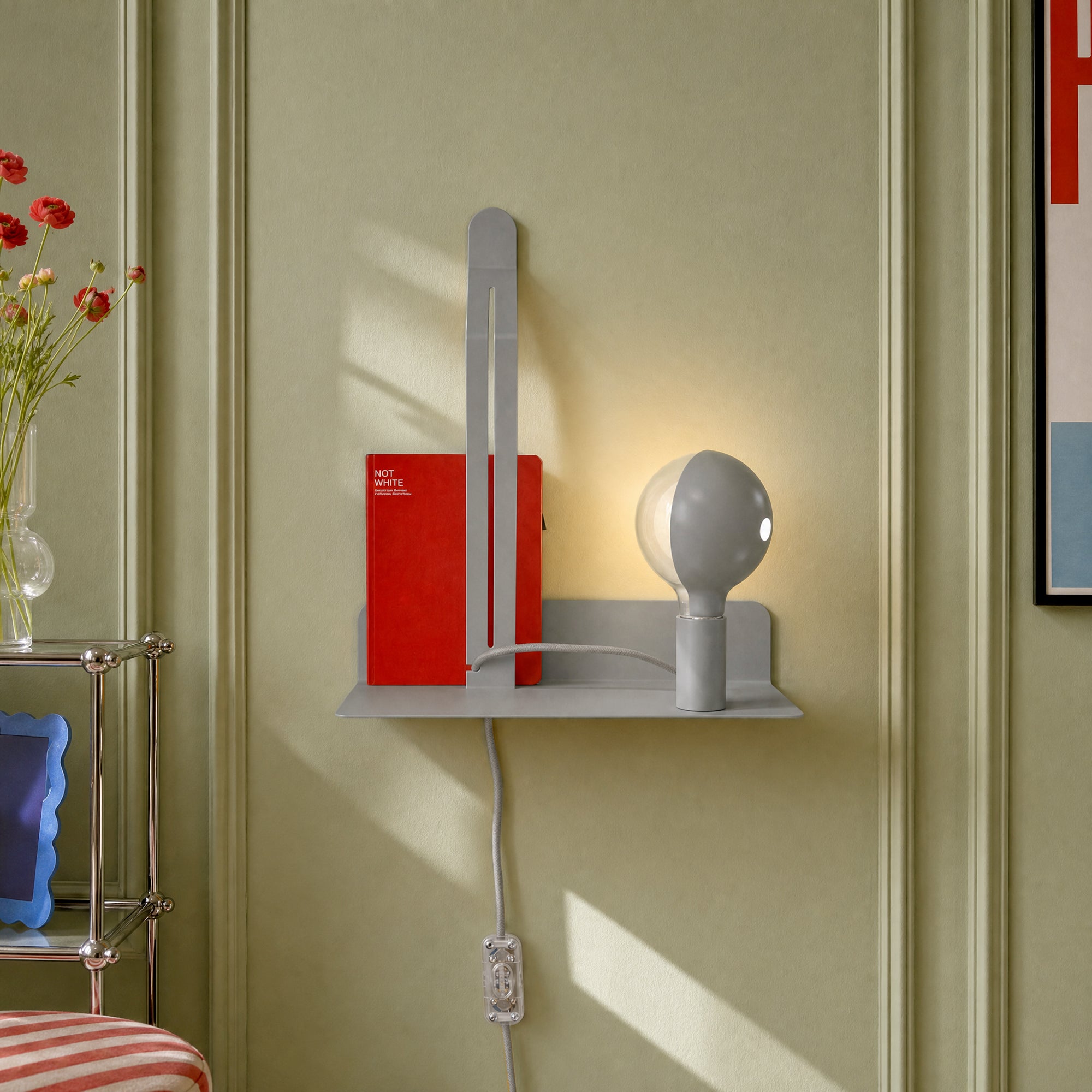 Lampada da parete con mensola, lampadina LED G125 verniciata e spina UK - Murio Talia - Grigio