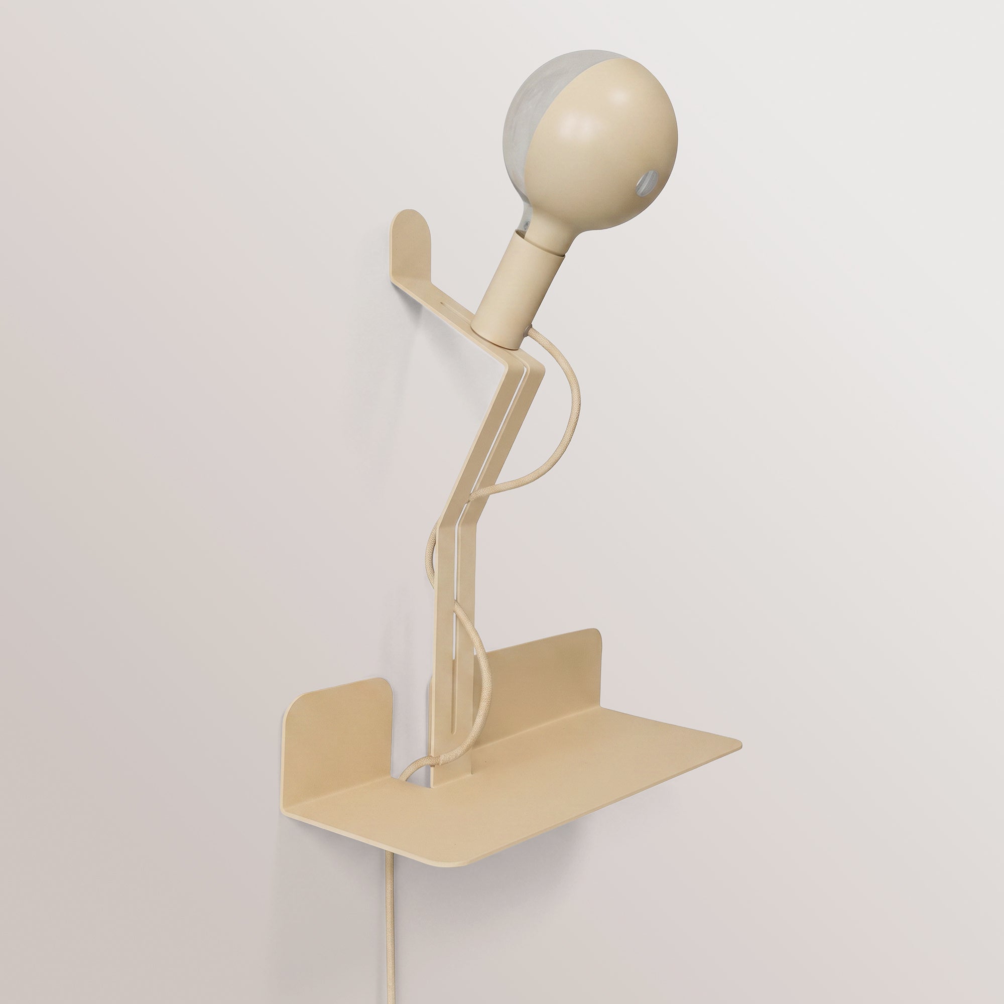 Lampada da parete con mensola, lampadina LED G125 verniciata e spina UK - Murio Talia - Panna