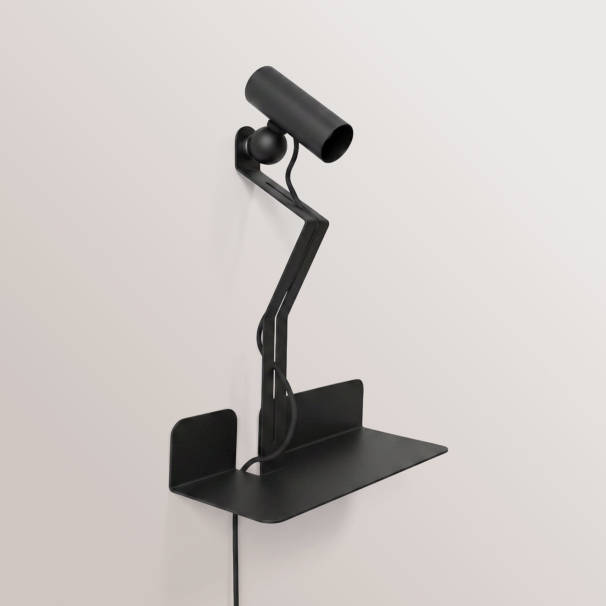 Lampada da parete con mensola, faretto magnetico orientabile e spina UK - Murio Tubo - Nero