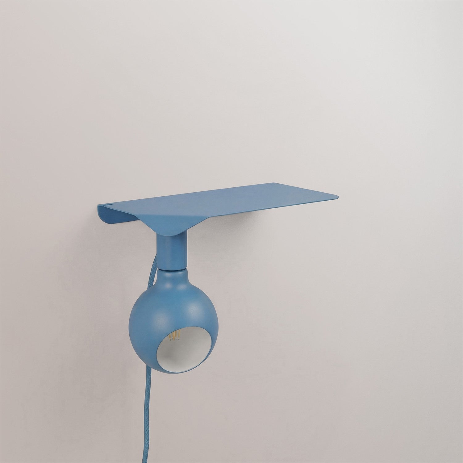 Combo Camo - Lampada con mensola e spina UK - Blu