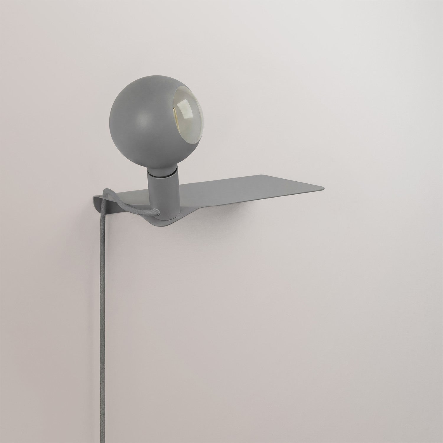 Combo Camo - Lampada con mensola e spina UK - Grigio