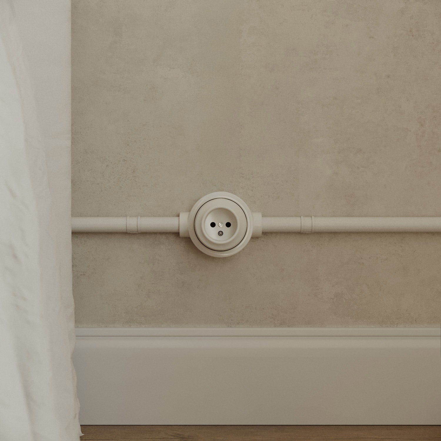 Kit presa a muro di tipo francese e base per Creative-Tubes in porcellana - Bianco 2 in linea