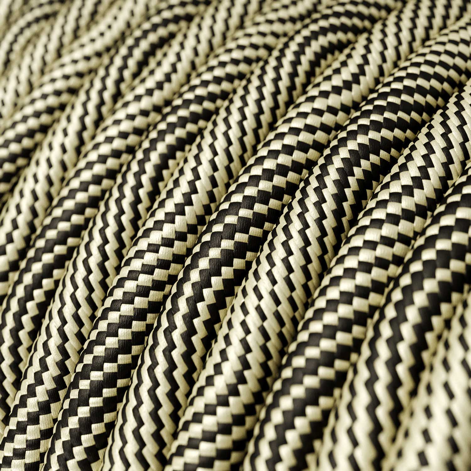 Lampada a sospensione completa di cavo tessile e finiture in metallo a contrasto - Ottone