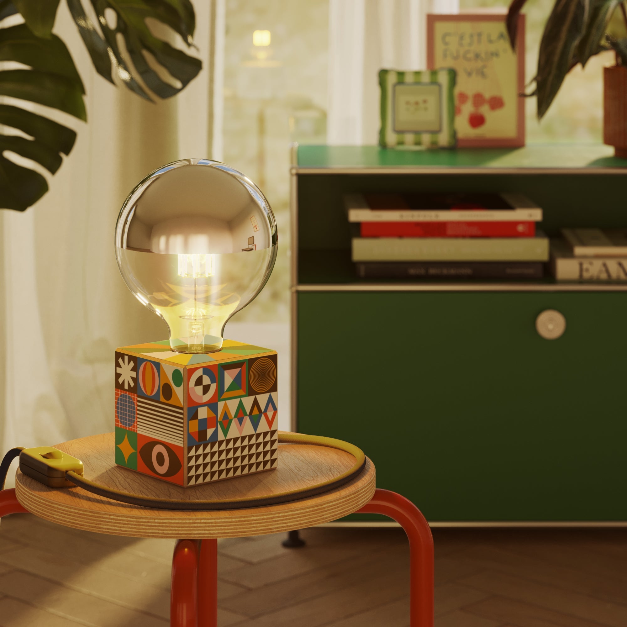 Lampada da tavolo Cubetto con spina inglese e lampadina globo mezza sfera argento - PosterLad - Creative Cables