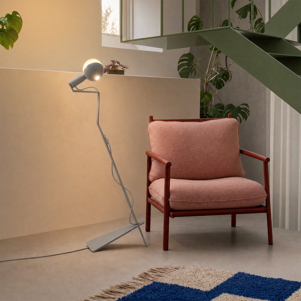 Lampada da terra inclinabile con lampadina LED G125 verniciata e spina UK - Mario Talia - Grigio