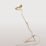 Lampada da terra inclinabile con lampadina LED G125 verniciata e spina UK - Mario Talia - Panna